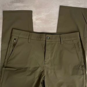 Weatherproof Vintage Straight Tech Pants in Green 34x30
